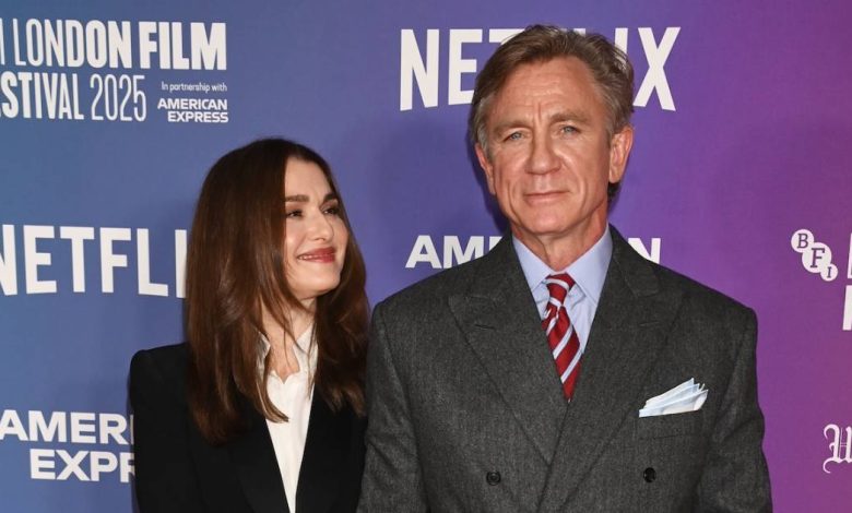 Rachel Weisz dan Daniel Craig Tampak Bahagia dalam Cinta di Momen Karpet Merah yang Langka Rachel Weisz dan Daniel Craig Tampak Bahagia dalam Cinta di Momen Karpet Merah yang Langka