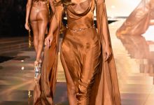 Dylan Sprouse Menilai Pakaian Peragaan Busana Victoria's Secret Barbara Palvin