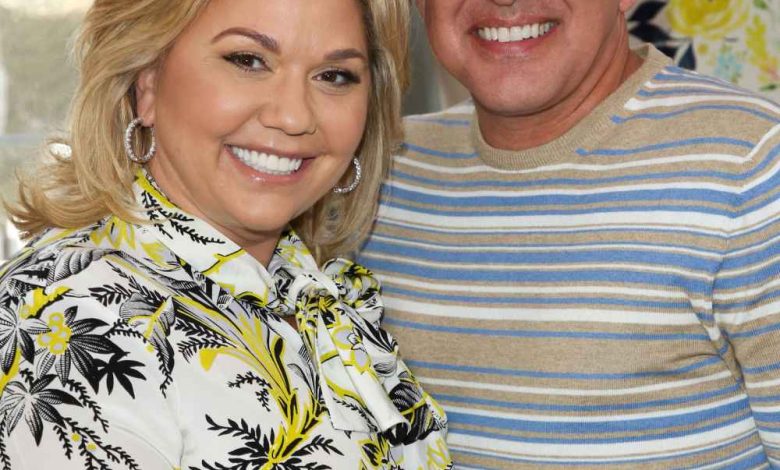 Todd Chrisley 'tidak mendukung' Savannah yang menayangkan drama keluarga mereka Todd Chrisley 'tidak mendukung' Savannah yang menayangkan drama keluarga mereka