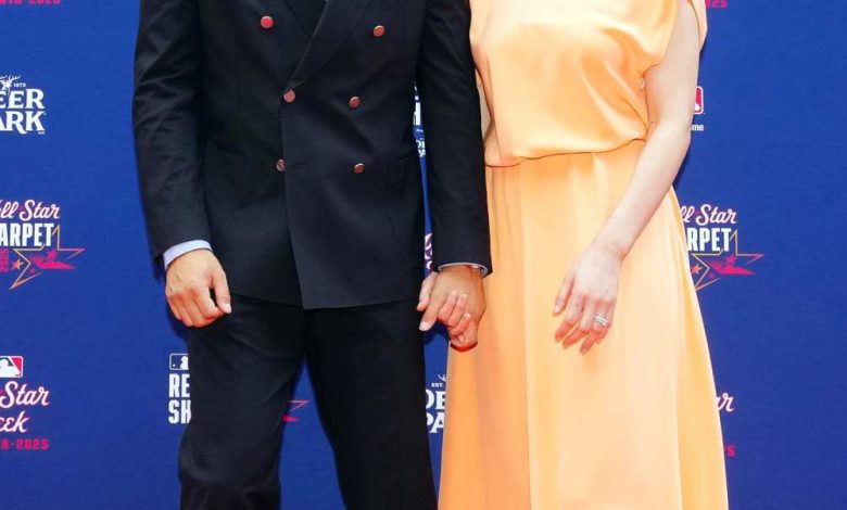 Istri Shohei Ohtani Tanggapi Nyanyian 'Kami Tidak Membutuhkanmu' di World Series Istri Shohei Ohtani Tanggapi Nyanyian 'Kami Tidak Membutuhkanmu' di World Series