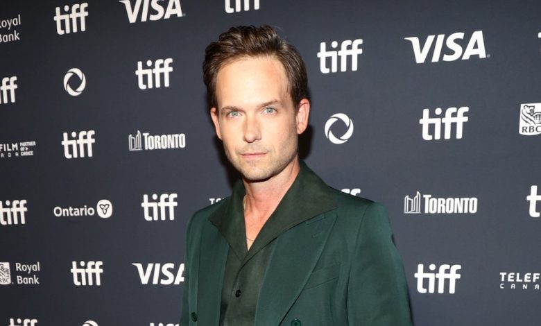 Selebritis yang Membagikan Foto Telanjang Pasangannya: Patrick J. Adams, Lainnya