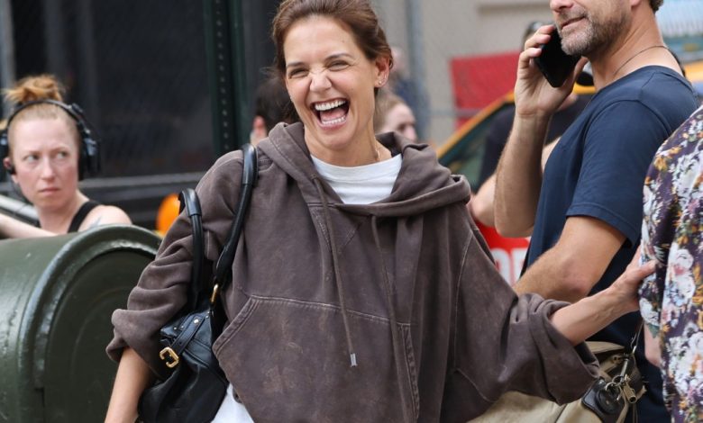 Gaya hoodie cropped katie Holmes di Amazon seharga $ 28 Gaya hoodie cropped katie Holmes di Amazon seharga $ 28