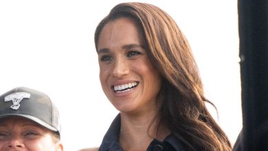 Kami Tidak Bisa Membedakan Hermès Mules Meghan Markle dan Sepasang  Ini
