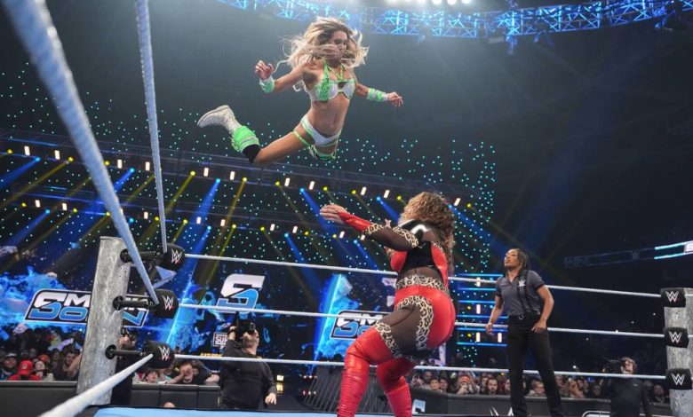 Reaksi Bintang WWE Charlotte Flair terhadap Kerusakan Lemari Pakaian di Tengah Pertandingan Reaksi Bintang WWE Charlotte Flair terhadap Kerusakan Lemari Pakaian di Tengah Pertandingan