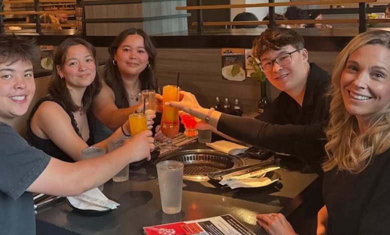 Kate Gosselin Menjelaskan Bagaimana Dia Memberikan Hadiah Liburan untuk 8 Anaknya