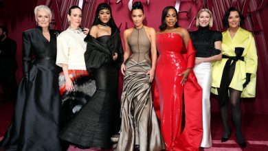 “Glenn Close Membela Serial Kim Kardashian 'All's Fair' Di Tengah Ulasan Buruk”.